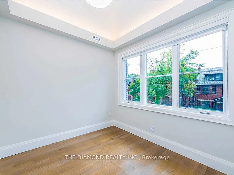 188 Westminster Ave — Photo 8