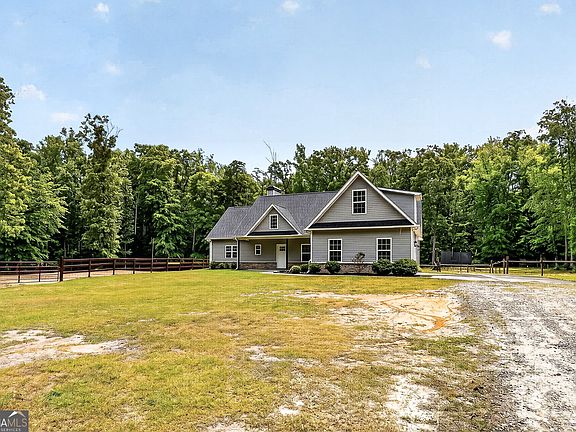 2nd image of 227 McKenzie Rd