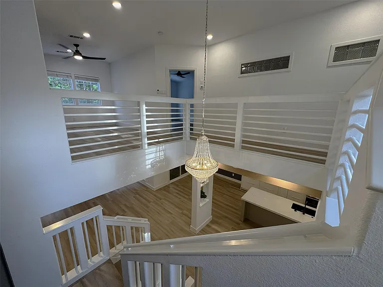 516 S Post Oak Ln #9 — Photo 21