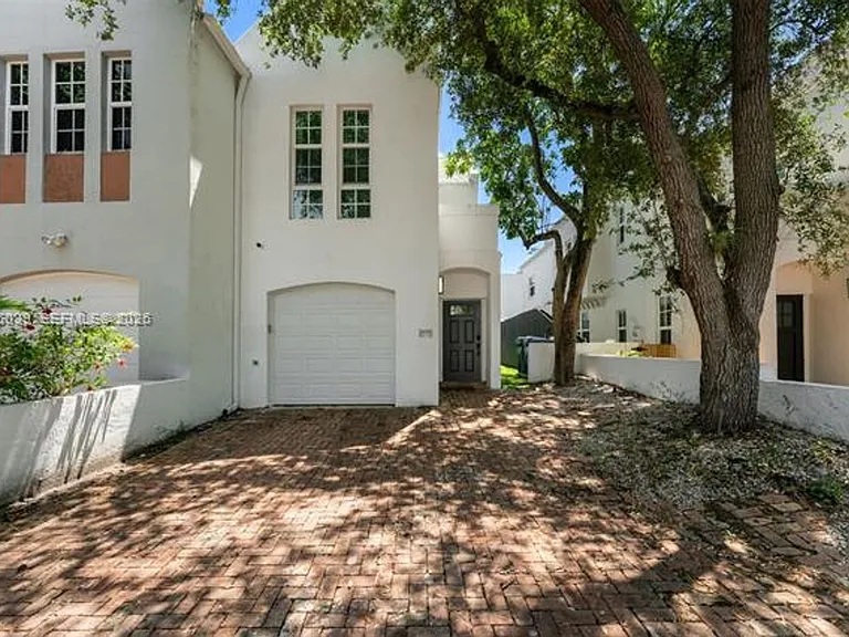 3125 Paola Dr #Townhouse 15 — Photo 2