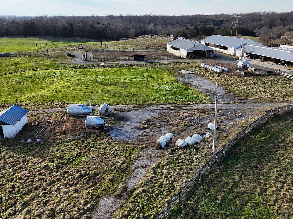 1st image of 10849 Fairview Rd