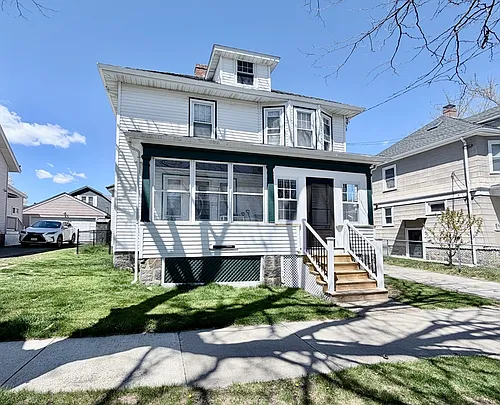 138 Davis St Photo 1