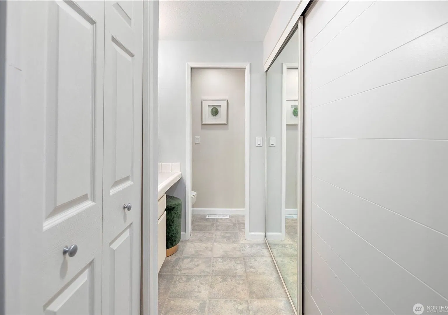 2 Bedroom Top-Floor Unit in Juanita — Photo 4