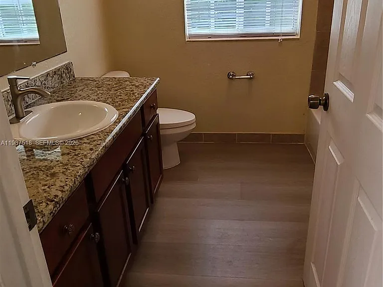 3071 Riverside Dr #0 — Photo 8