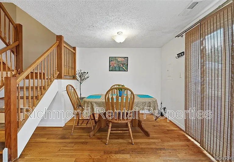 4968 Finnegan Ct — Photo 3