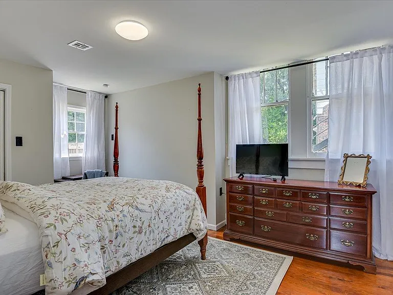 2350 Wrightsboro Rd — Photo 24