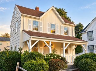 29 Fairfield Pl, Fairfield, CT 06824
