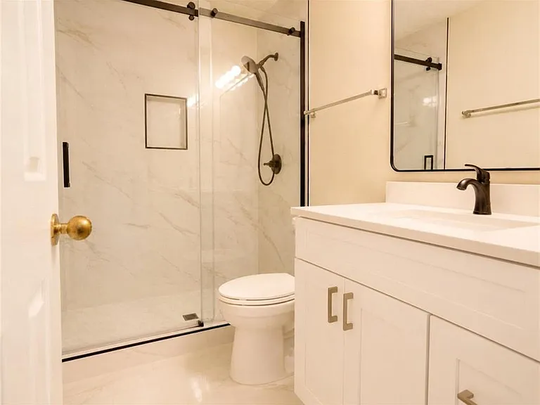 1630 Green Oak Cir — Photo 14