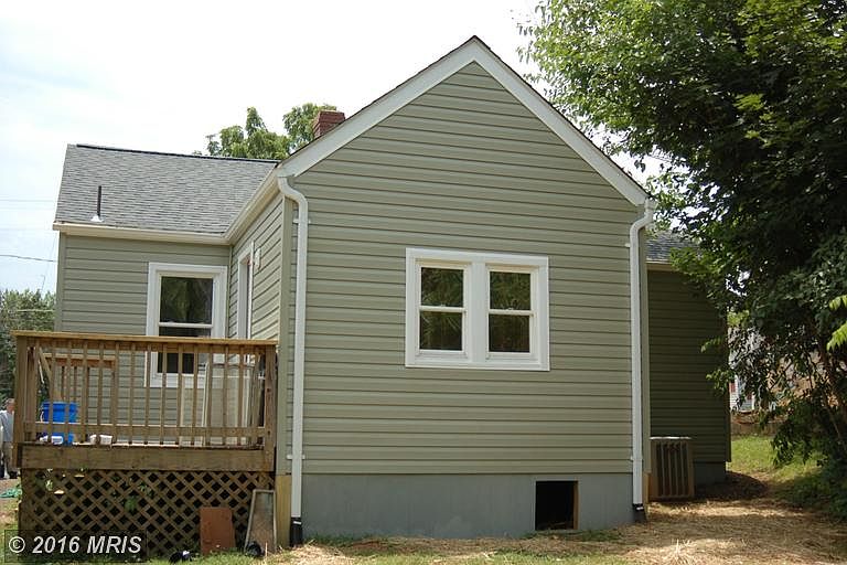 2nd image of 518 1st St