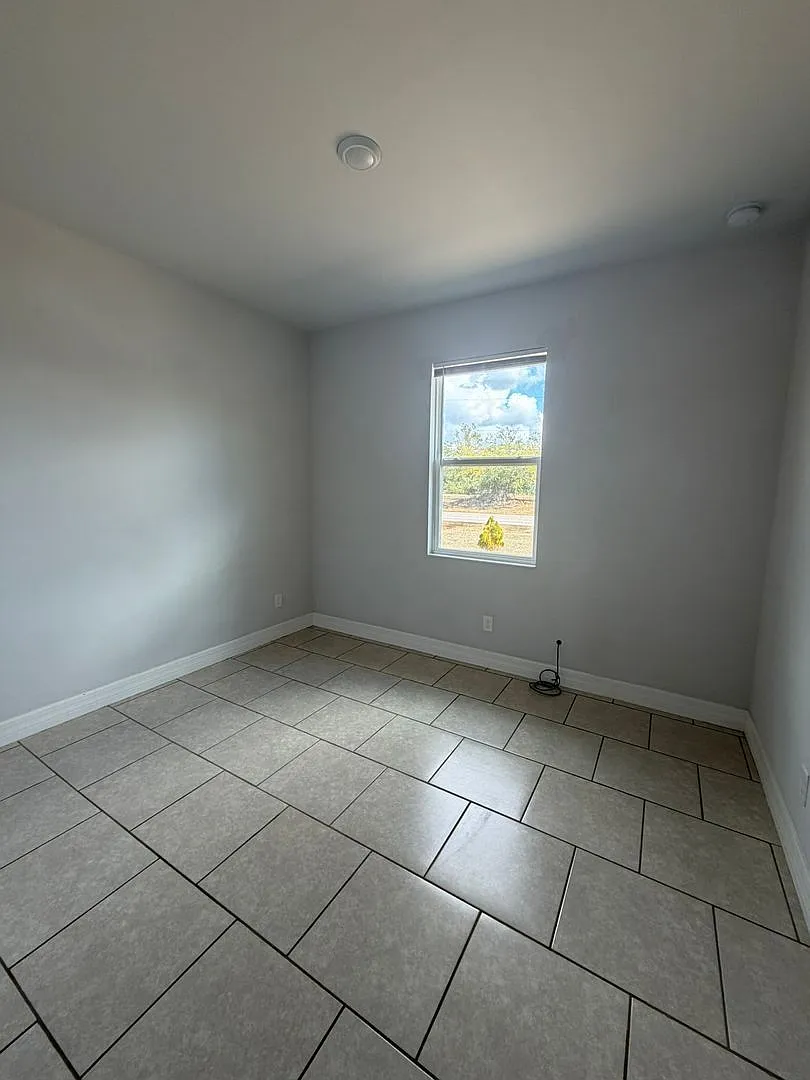 Building Photo - 1129 San Cristobal Ave