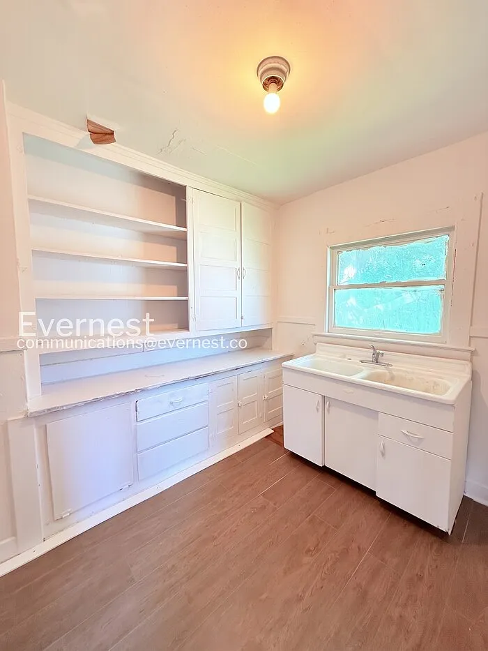 2 bed, 1.0 bath, 1175 sqft, $900 — Photo 4