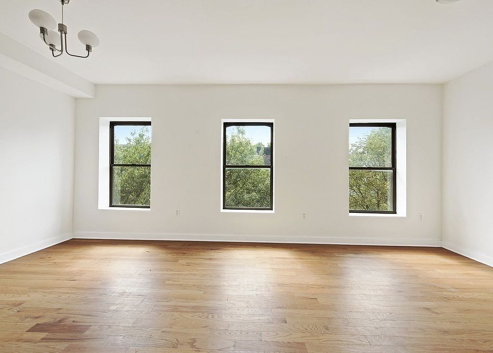 1st image of 115 Saint James Pl APT 3