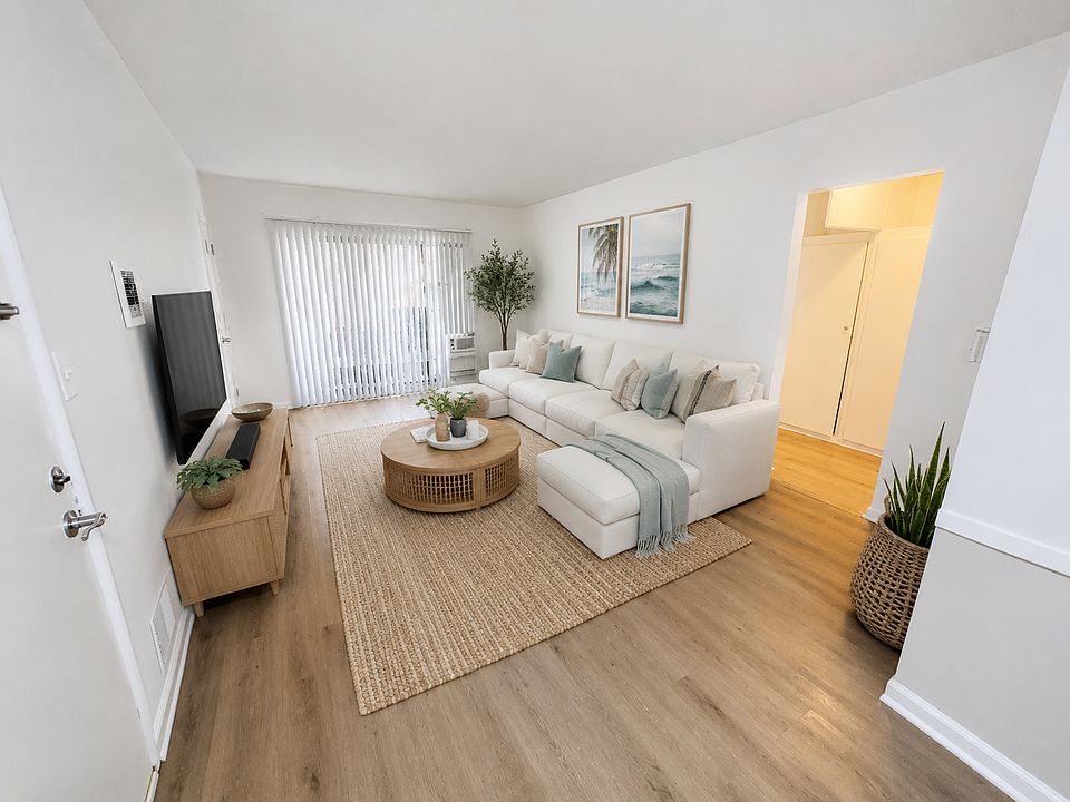 1st image of 1801 N Gramercy Pl #14A