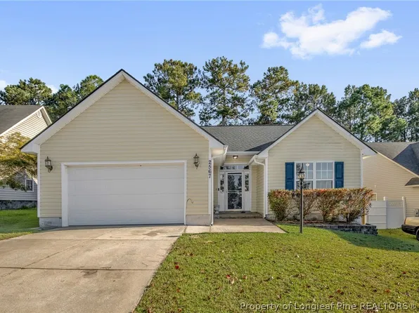 2567 Cameron Woods Ln, Fayetteville, NC 28306