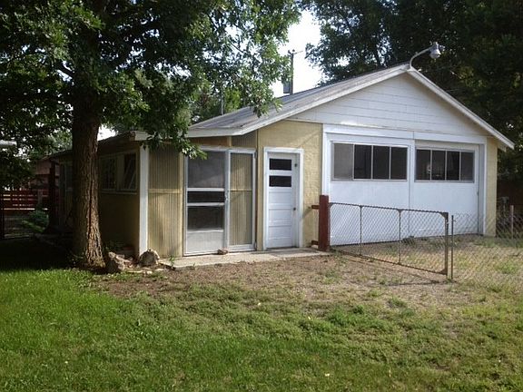 4th image of 645 N Carrington Ave