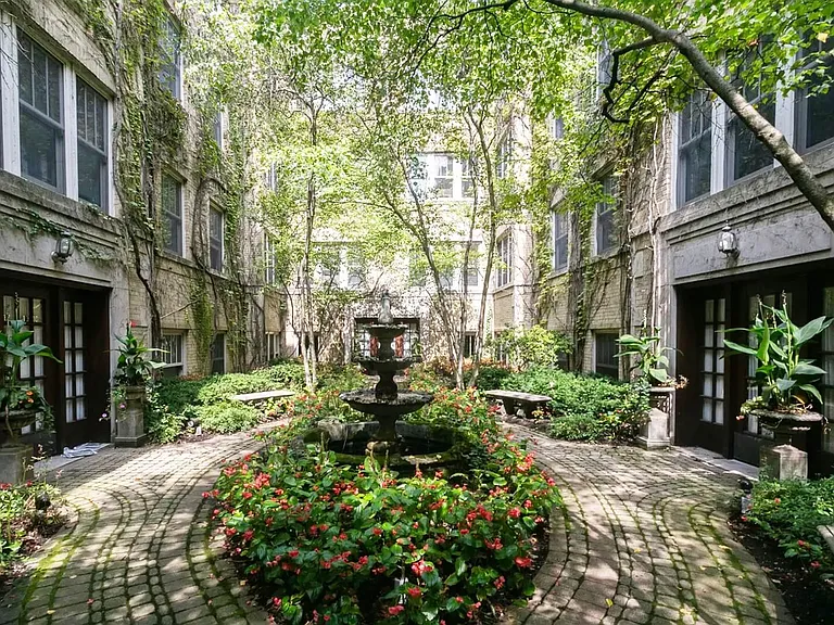 The Bryant at Oak Park I & II — Photo 18