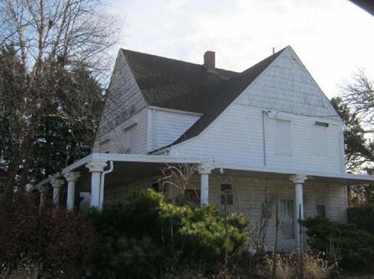 2nd image of 3319 W 13th St N