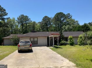 3011 Lindsey Dr, Claxton, GA 30417