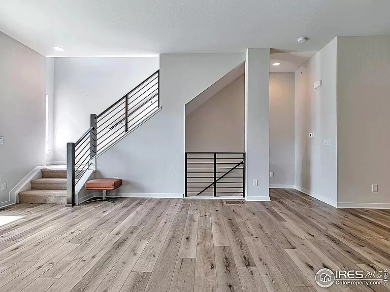 526 Meridian Ln — Photo 23