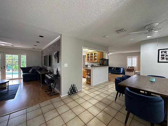 5th image of 10440 SW 51st St
