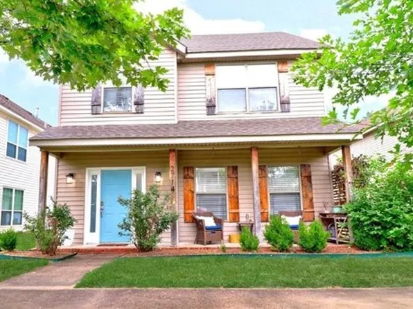 2714 N Westminster Dr, Fayetteville, AR 72704