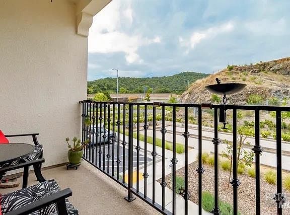 4th image of 715 Rockview Road