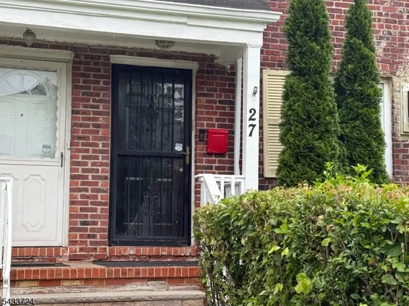 27 Melmore Gdns, East Orange City, NJ 07017