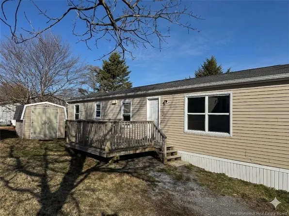 20 3rd St, Quispamsis, NB E2G 1W6