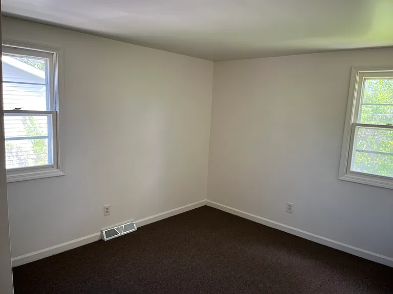 196 Vine Ln #1LEFT — Photo 15