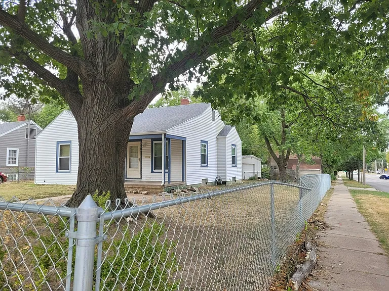 903 S Rutan St — Photo 4