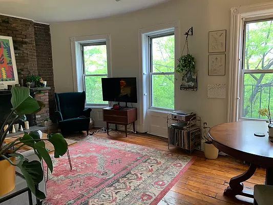 2nd image of 395 Henry St APT 5S