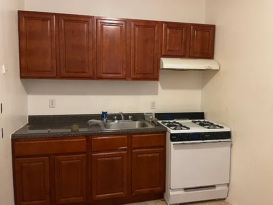 Rented by Arena Real Estate | media 8