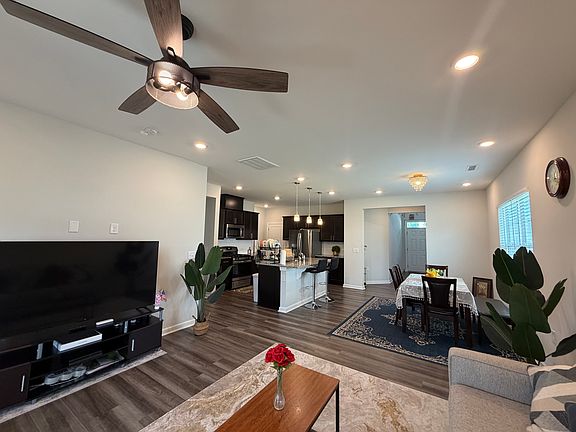 2nd image of 1605 Trembley Park Dr