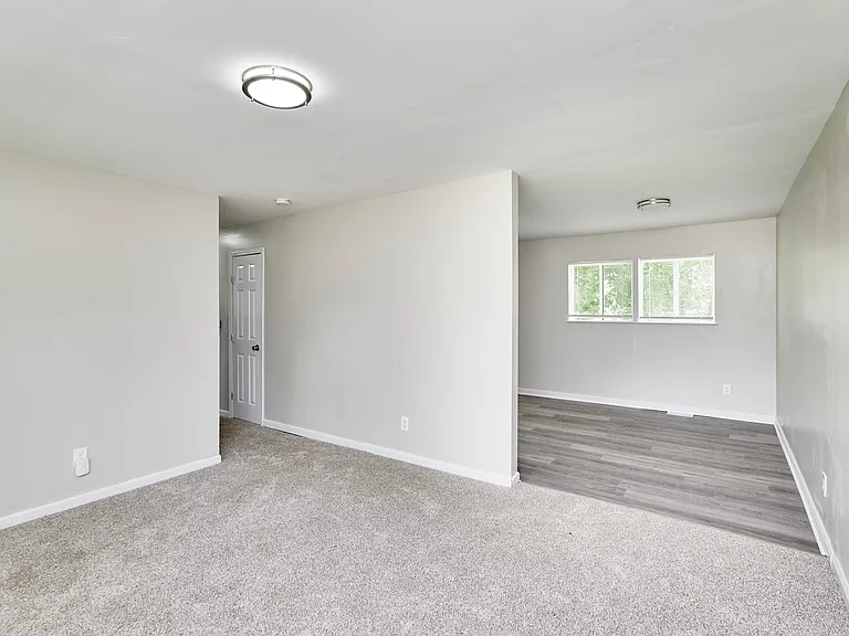 1915 Curtis Ct — Photo 7