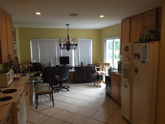 3rd image of 3725 Torres Cir