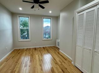 5352 72nd Pl APT 2L, Maspeth, NY 11378