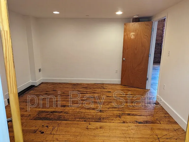 1 Westinghouse Plz #C301 — Photo 6