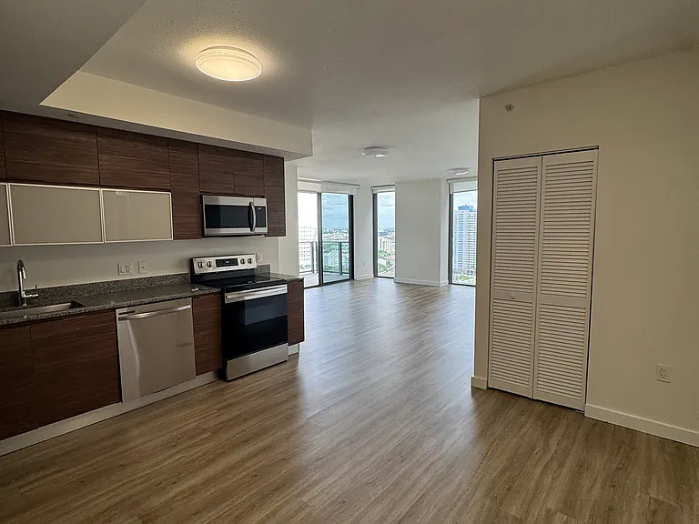 398 NE 5th St #3301 — Photo 10