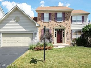 14 Saint Germain Pl, St Charles, IL 60175