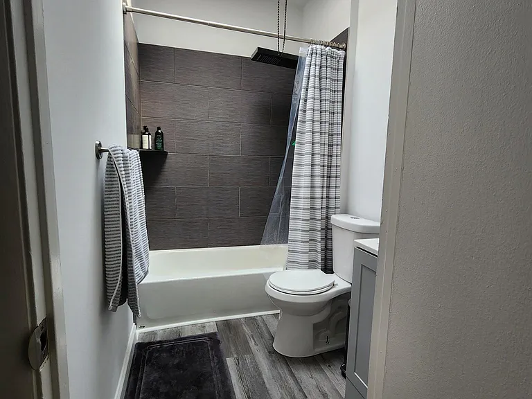 623 S 19th St #3F — Photo 5