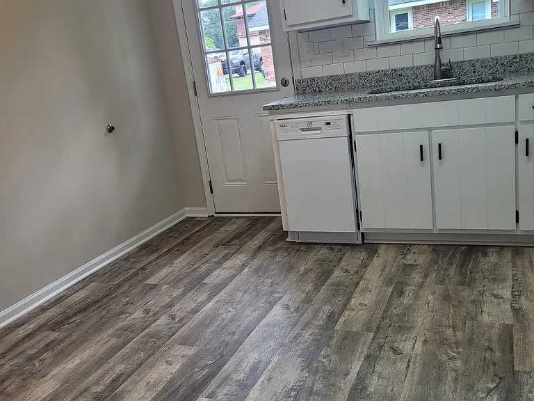247 Line St #D — Photo 2