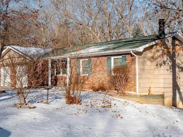 427 Hillcrest Dr, Bourbon, MO 65441