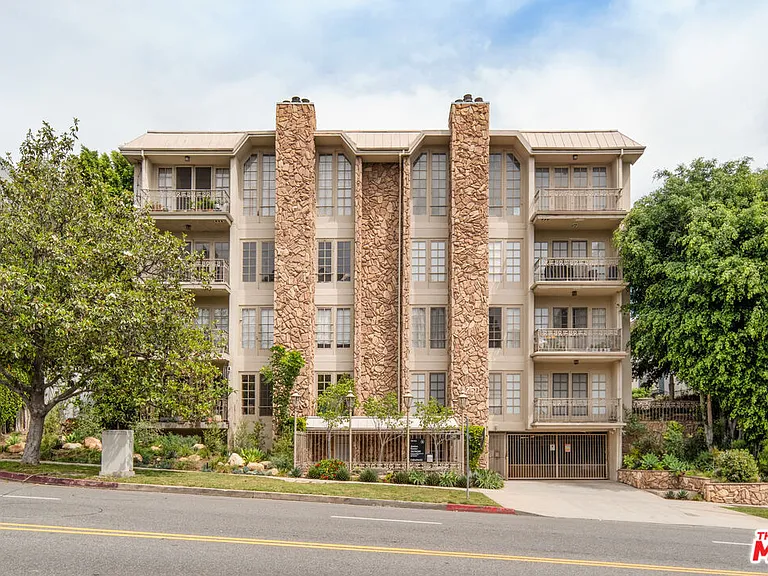 1260 S Beverly Glen Blvd #101 — Photo 18