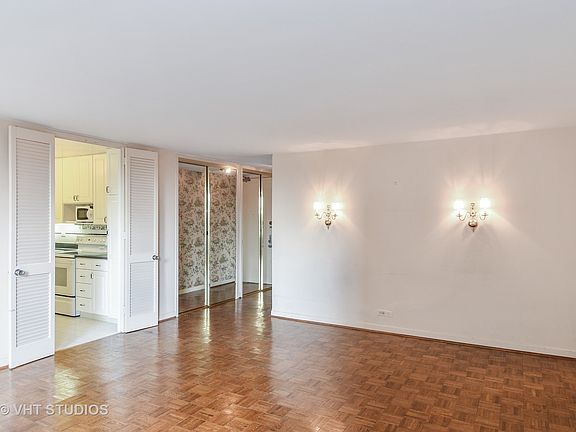 5th image of 2626 N Lakeview Ave APT 204