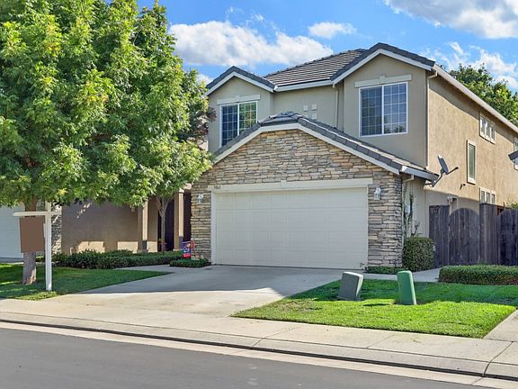 2nd image of 3061 English Oak Cir