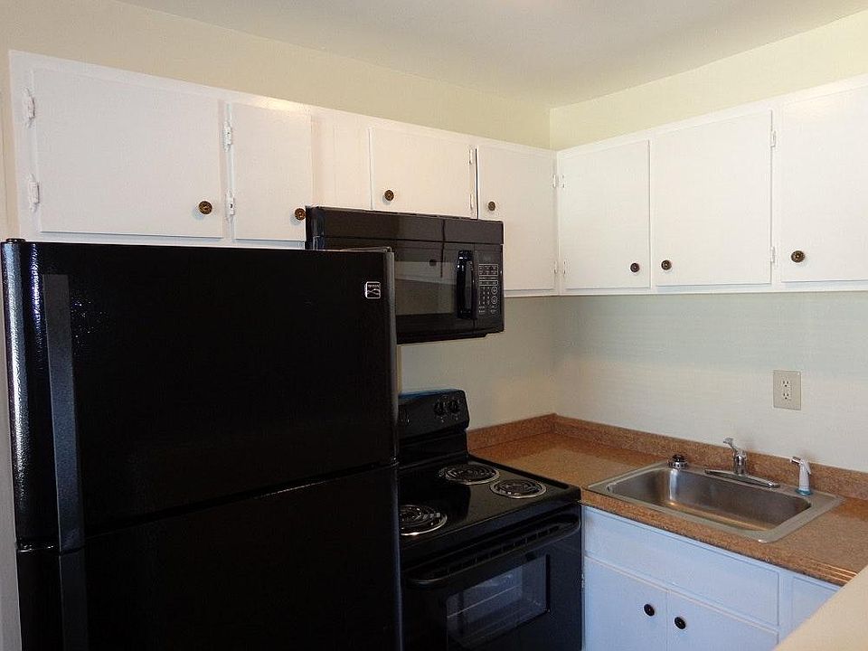 1st image of 9616 1st Bay St APT 1