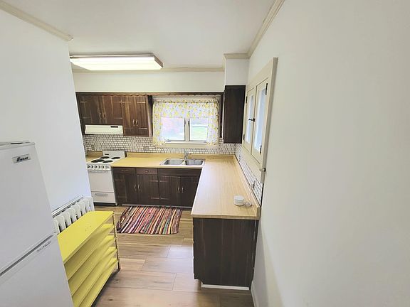 5th image of 15253 King St