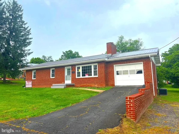 233 Judy St, Petersburg, WV 26847
