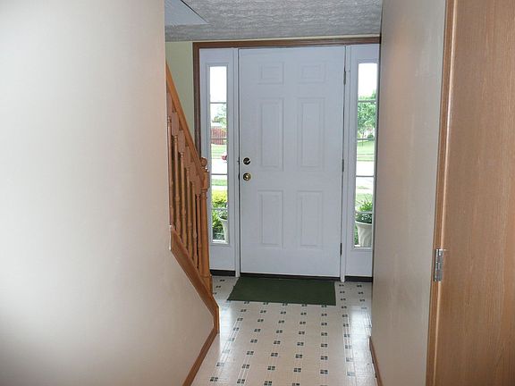 5th image of 828 Brittany Dr