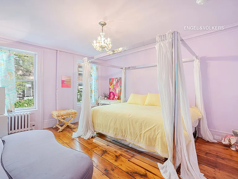 351 W 30th St — Photo 11